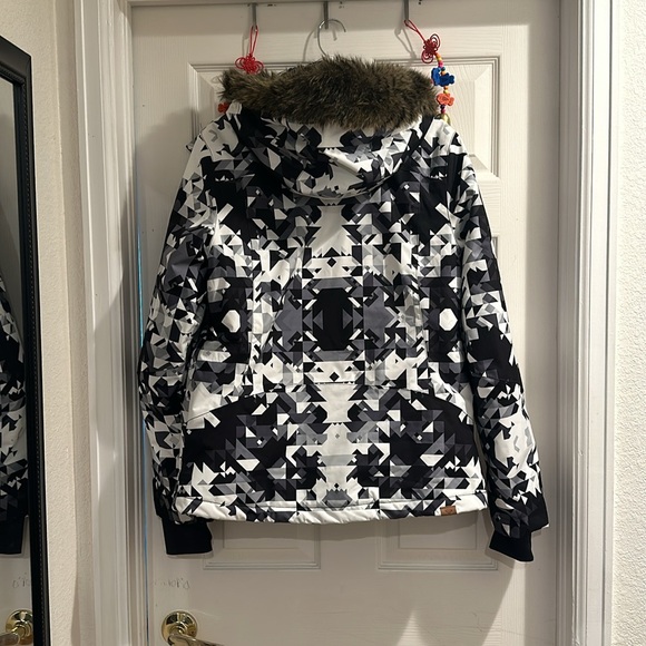 Roxy Ski Snowboard jacket coat LG black & white - worn once! - Picture 6 of 14